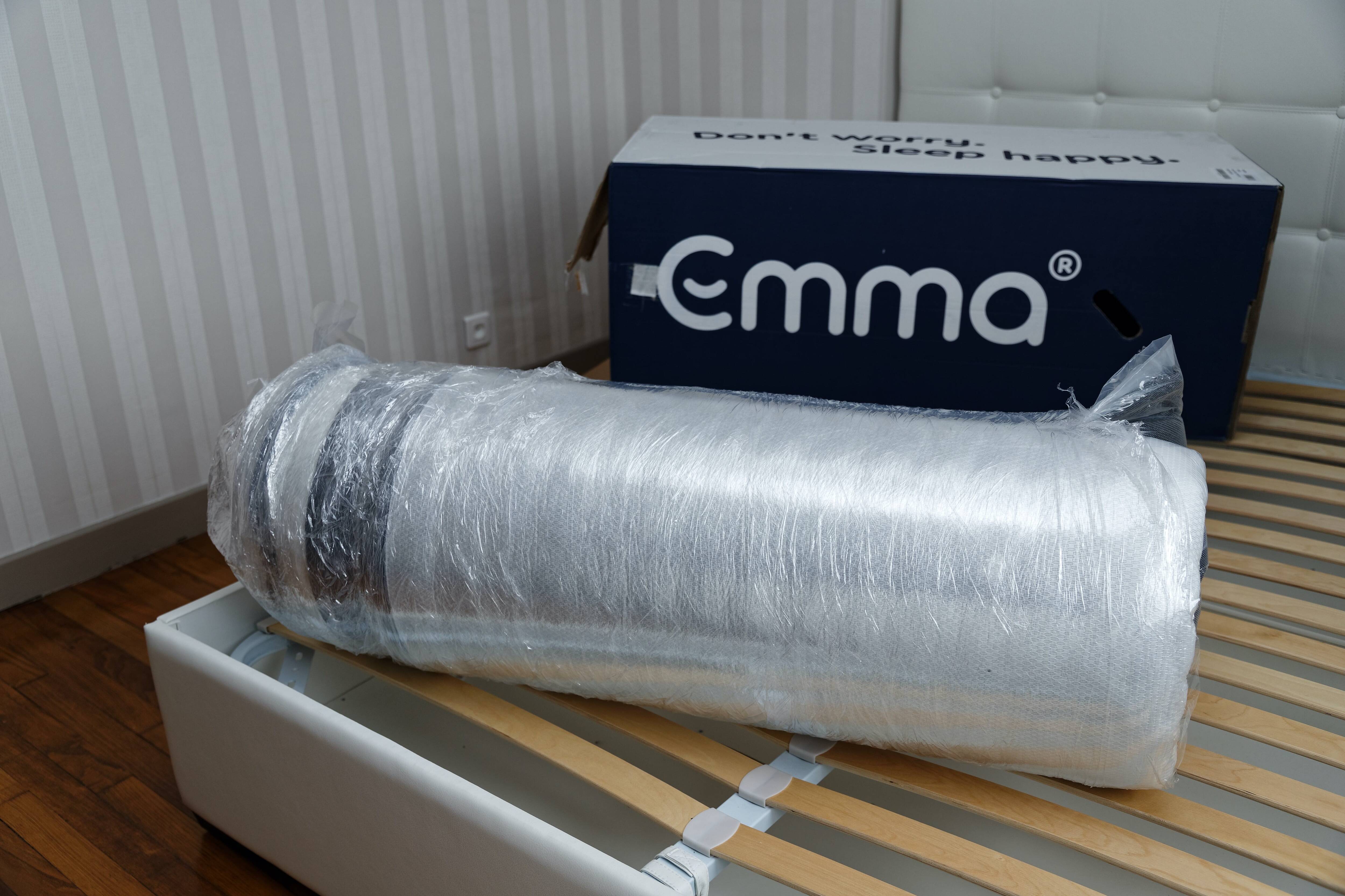 Emma Matelas diamant noir roulé et compressé